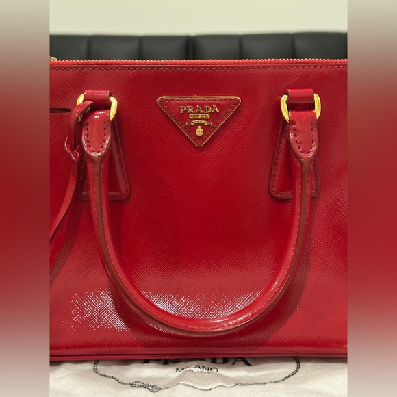 Prada Galleria Small – Red Saffiano Leather – Top Handle + Strap - Picture 8 of 9